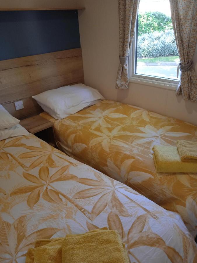 Апартаменты Chalet, Balcony, Bbq, Sleeps 6, Lytchett Minster Экстерьер фото