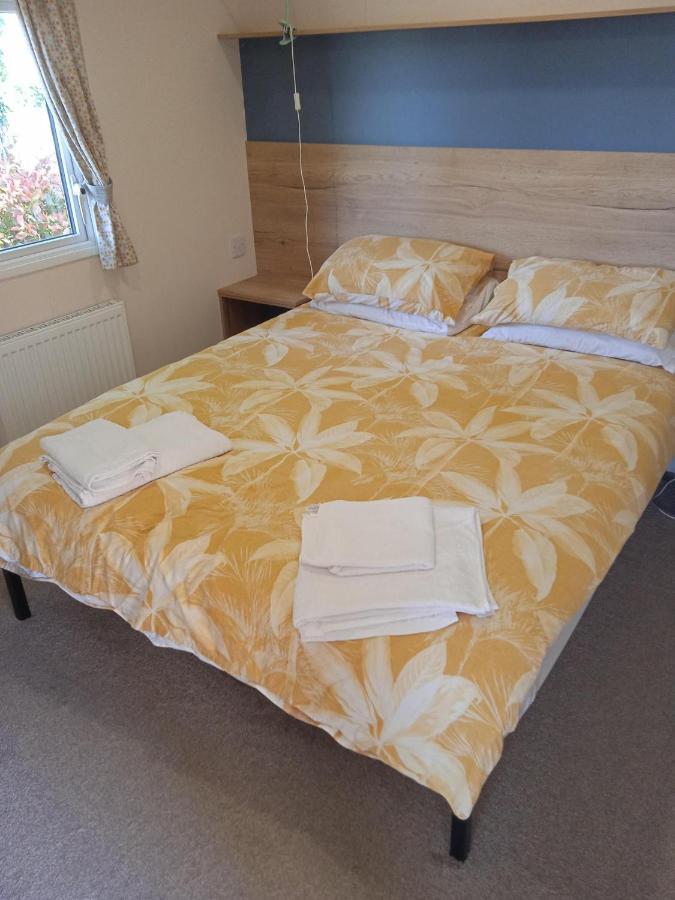 Апартаменты Chalet, Balcony, Bbq, Sleeps 6, Lytchett Minster Экстерьер фото